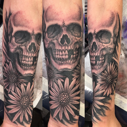 Tattoo Shop «Raygun Tattoo», reviews and photos, 34053 La Plaza, Dana Point, CA 92629, USA