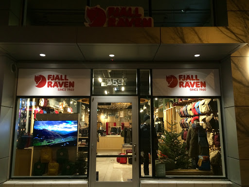 Fjällräven Madison, 559 State St, Madison, WI 53703, USA, 
