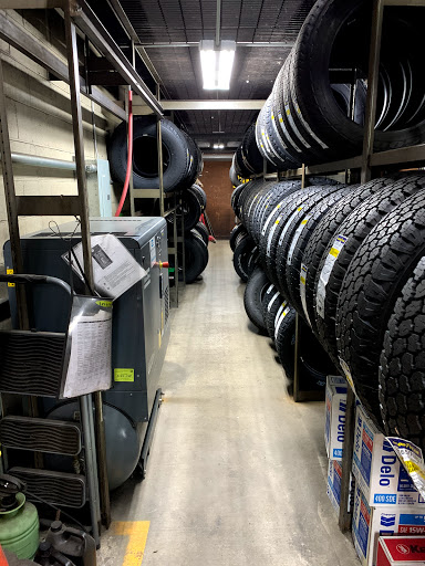 Auto Repair Shop «Courtesy Auto Service & Tire of Tacoma», reviews and photos, 4502 S Steele St #701, Tacoma, WA 98409, USA