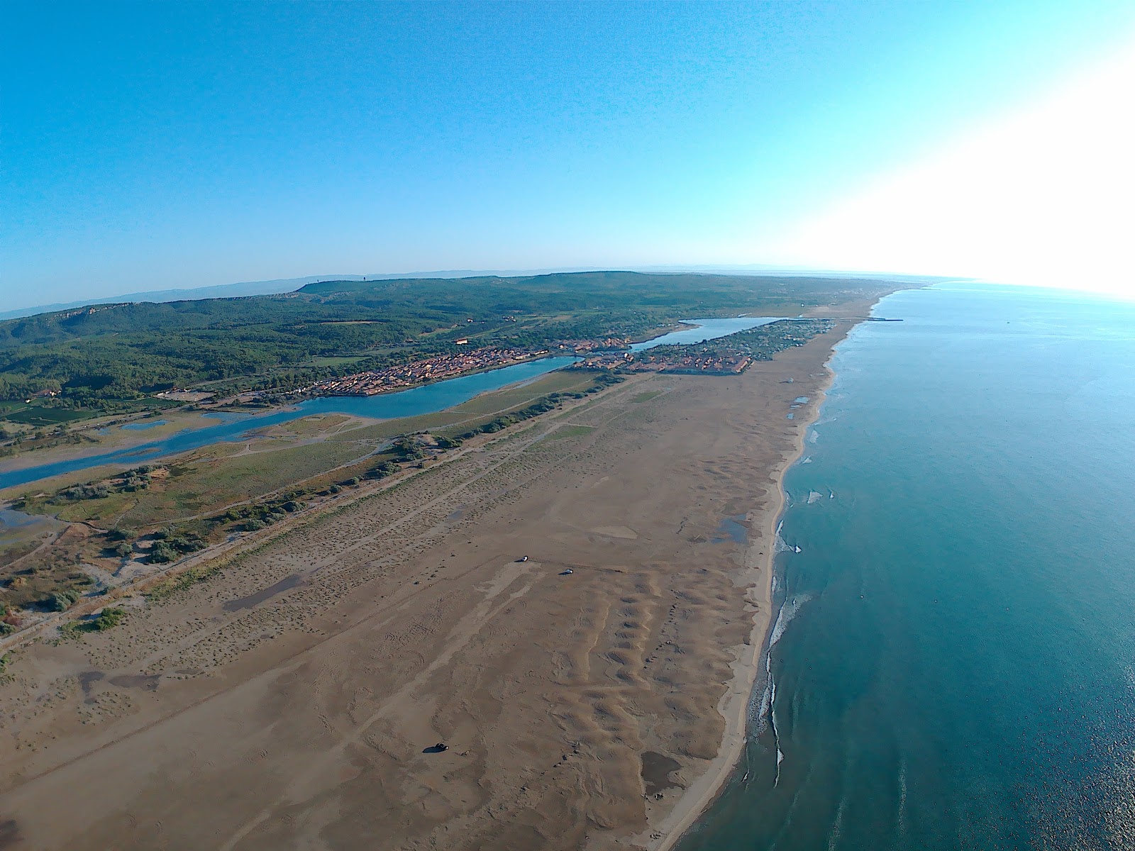 Foto de Plage de Mateille - lugar popular entre los conocedores del relax