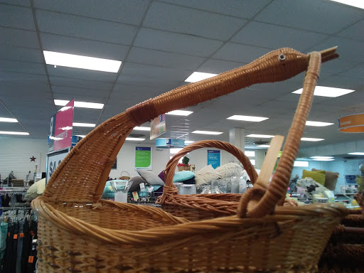 Thrift Store «Goodwill Retail Store», reviews and photos, 4714 Columbia Pike, Arlington, VA 22204, USA