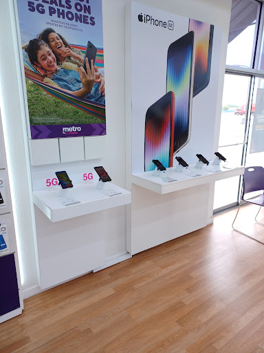 Cell Phone Store «MetroPCS Authorized Dealer», reviews and photos, 904 Roy Richard Dr, Schertz, TX 78154, USA