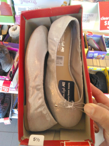 Shoe Store «Payless ShoeSource», reviews and photos, 1045 N Wilson Way, Stockton, CA 95205, USA