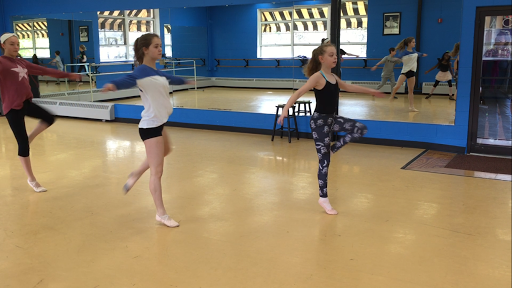 Dance School «Moves Dance Studio, Inc.», reviews and photos, 14 E State St, North Aurora, IL 60542, USA