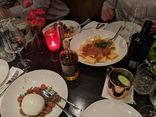 Romantische Abendessen auf der Terrasse Düsseldorf