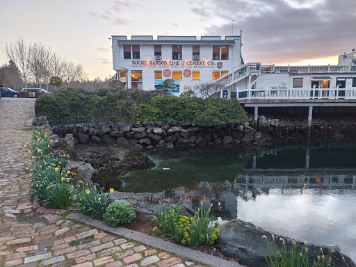Grocery Store «Roche Harbor Grocery Store», reviews and photos, 248 Reuben Memorial Dr, Friday Harbor, WA 98250, USA