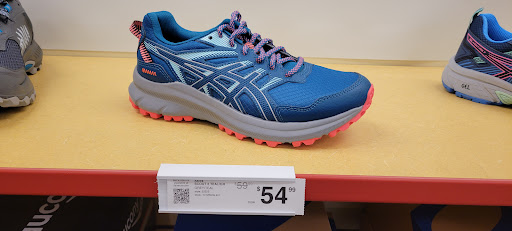 Shoe Store «Famous Footwear», reviews and photos, 50 Shining Willow Way, La Plata, MD 20646, USA