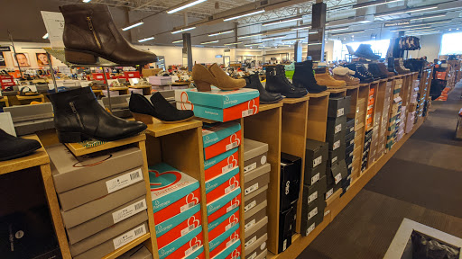 Shoe Store «DSW Designer Shoe Warehouse», reviews and photos, 11500 Burleigh St., Wauwatosa, WI 53222, USA