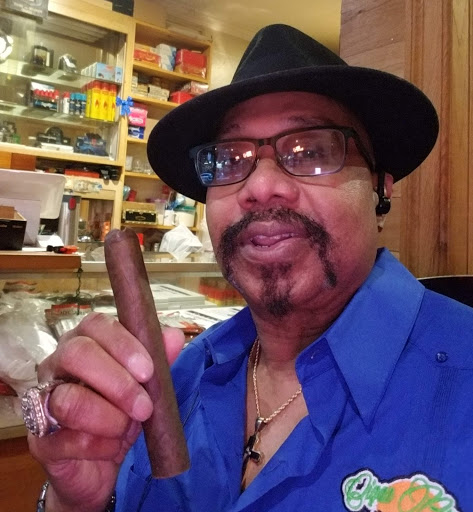 Tobacco Shop «Fernandez Cigar Lounge», reviews and photos, 251 E 123rd St, New York, NY 10035, USA