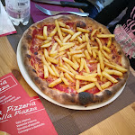 Photo n°2 de l'avis de Gucio.5 fait le 03/05/2023 à 05:29 sur le  La Pizzeria della Piazza à Travedona Monate