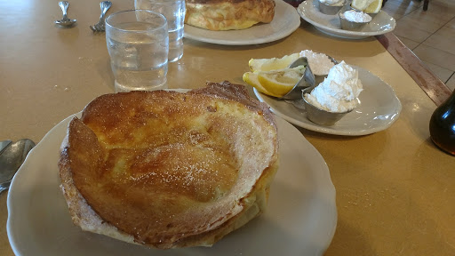 Shopping Mall «West Village Shopping Center», reviews and photos, 162 S Rancho Santa Fe Rd, Encinitas, CA 92024, USA