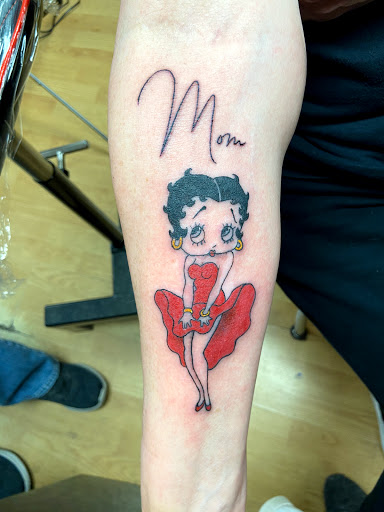 Tattoo Shop «White Lotus Tattoo & Fine Art», reviews and photos, 59 Main St, Toms River, NJ 08753, USA