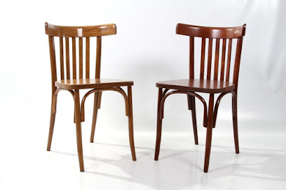 Il Posto - Fabrica de sillas y mesas
