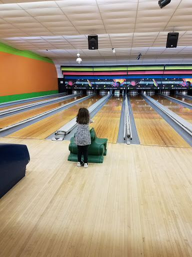 Bowling Alley «Blue Fox Rock n Bowl», reviews and photos, 1603 Hopmeadow St, Simsbury, CT 06070, USA