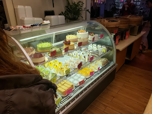 Shopping Mall «Great Wall Shopping Mall», reviews and photos, 18230 E Valley Hwy, Kent, WA 98032, USA