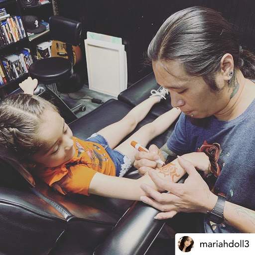 Explore kneecap tattoo ideas, creative tattoo ideas in Jacksonville, available at American Tattoo Society of Jacksonville