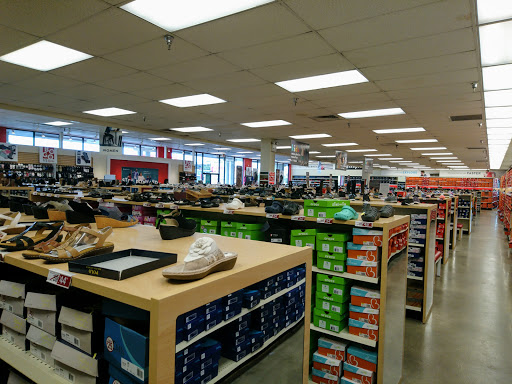 Shoe Store «Famous Footwear Outlet», reviews and photos, 5580 International Dr, Orlando, FL 32819, USA