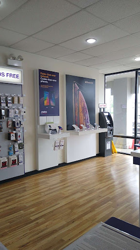 Cell Phone Store «MetroPCS Corporate Store», reviews and photos, 11091 Beach Blvd, Stanton, CA 90680, USA