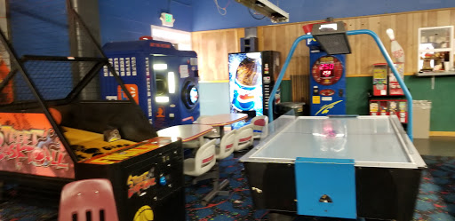 Bowling Alley «Town & Country Lanes», reviews and photos, 3500 River Rd N, Keizer, OR 97303, USA