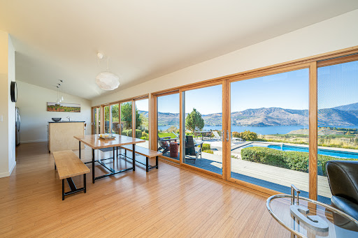Vacation Home Rental Agency «Windermere Vacation Rentals Lake Chelan», reviews and photos, 115 E Woodin Ave, Chelan, WA 98816, USA