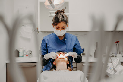 LisaMaj Orthodontiste - Lisa Majerczyk
