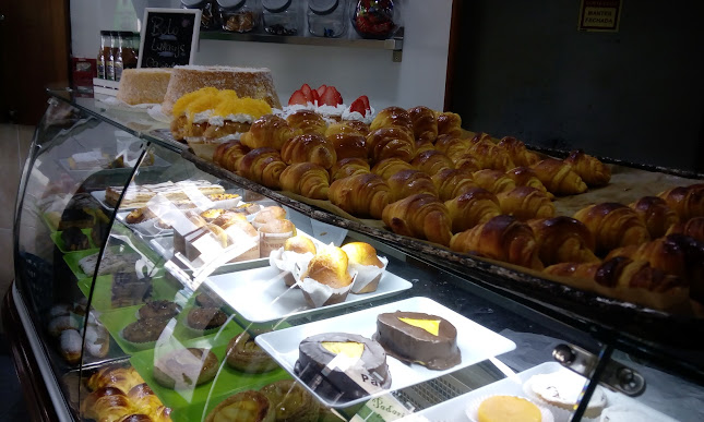 Avaliações doPADEIRINHA DE SANTANA - PÃO QUENTE - CAFETARIA em Maia - Cafeteria