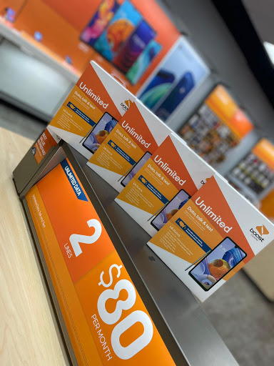 Telecommunications Service Provider «Boost Mobile Premier Store», reviews and photos, 1788 University Ave, Riverside, CA 92507, USA
