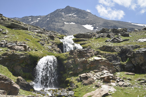 Cascada de Los Lavaderos de La Reina