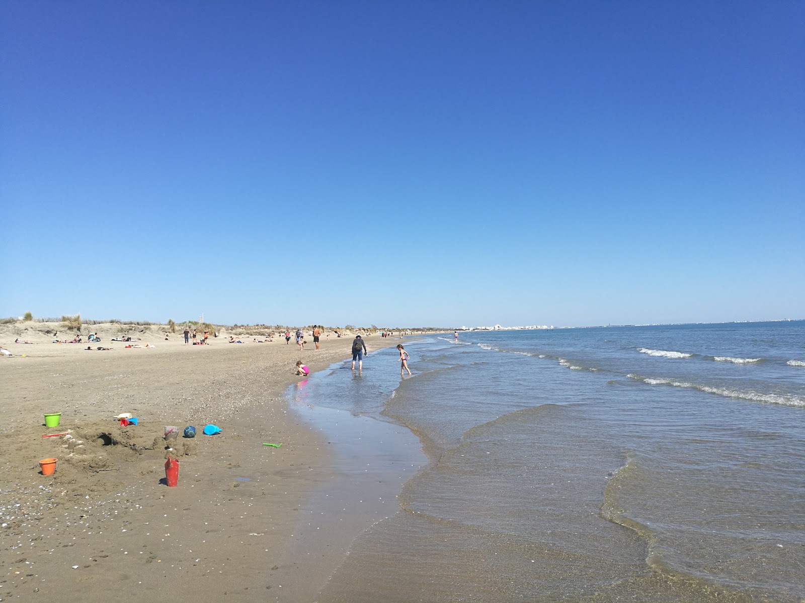 Le Petit Travers beach'in fotoğrafı çok temiz temizlik seviyesi ile