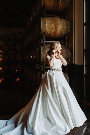 Bridal Shop «Annika Bridal Boutique», reviews and photos, 3940 W 50th St, Edina, MN 55424, USA