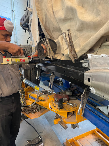 Auto Body Shop «E&M Auto Body Shop», reviews and photos, 3120 River Rd, River Grove, IL 60171, USA