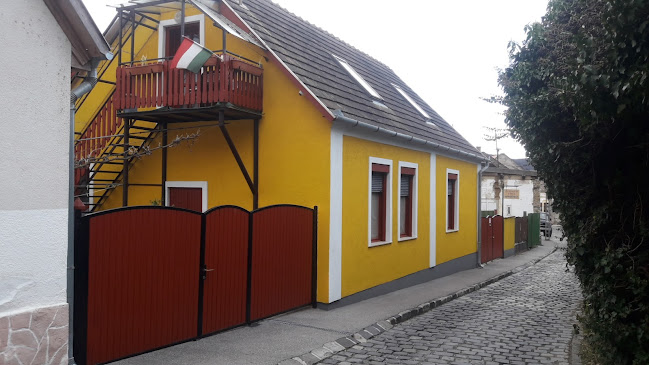 Zách Klára Utcai Apartman - Visegrád