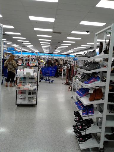 Clothing Store «Ross Dress for Less», reviews and photos, 212 Towne Center Dr, Compton, CA 90220, USA