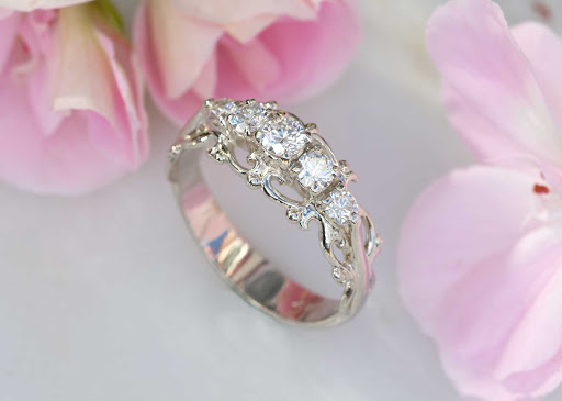 Jewelry Store «Hunt Country Jewelers», reviews and photos, 105 E Main St, Purcellville, VA 20132, USA