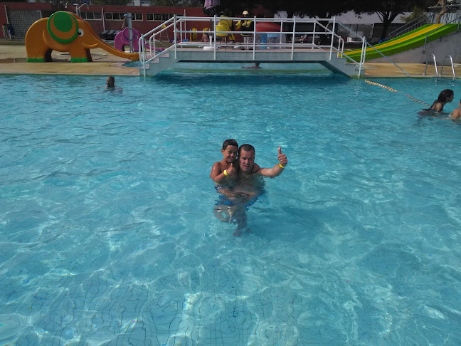 Comentários e avaliações sobre o Piscina Municipal