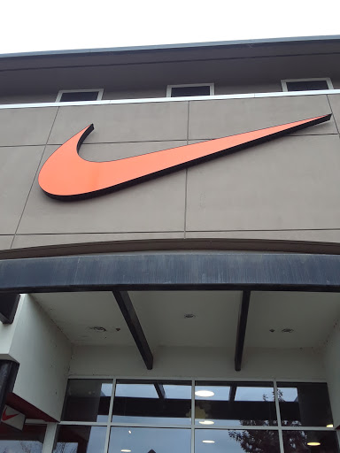 Outlet Mall «Seaside Factory Outlet Center», reviews and photos, 1111 N Roosevelt Dr, Seaside, OR 97138, USA