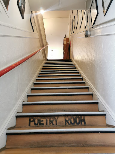 Book Store «City Lights Booksellers & Publishers», reviews and photos, 261 Columbus Ave, San Francisco, CA 94133, USA