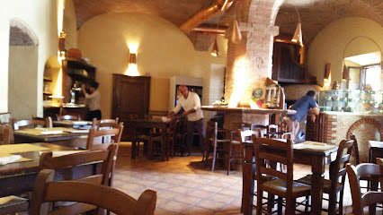 Pizzeria mediterranea trearchi - Via Guglielmo Marconi, 06121 Perugia PG, Italy