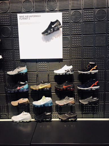 Clothing Store «Nike Lenox», reviews and photos, 3393 Peachtree Rd, Atlanta, GA 30326, USA