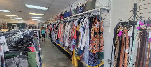 Consignment Shop «SecondHand Savvys», reviews and photos, 210 S Kings Ave, Brandon, FL 33511, USA