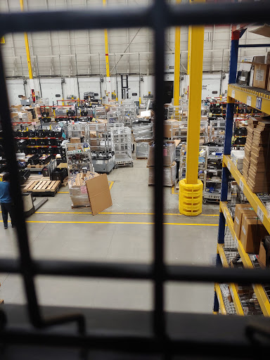 Auto Repair Shop «Advance Auto Parts Distribution Center», reviews and photos, 300 Shaker Rd, Enfield, CT 06082, USA