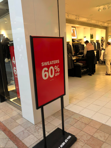 Clothing Store «Express», reviews and photos, 250 Woodbridge Center Dr, Woodbridge, NJ 07095, USA