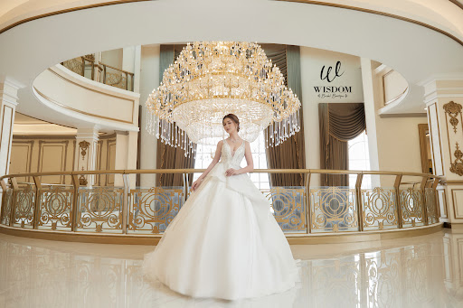 Stores to buy wedding party dresses Bangkok