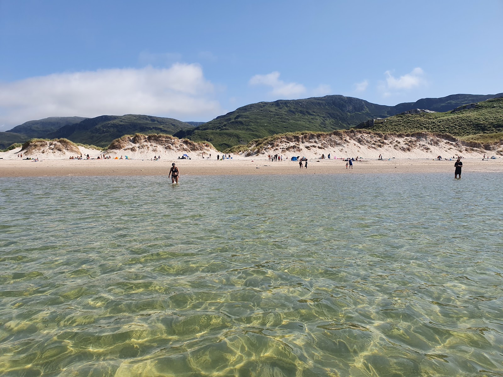 Foto di Maghera Beach sorretto da scogliere