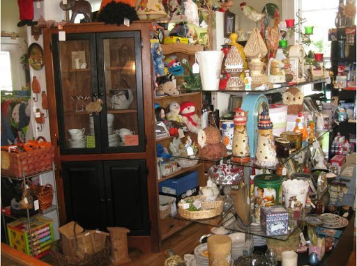 Thrift Store «Buried Treasure Thrift Shop», reviews and photos, 326 W Dixie Ave, Elizabethtown, KY 42701, USA