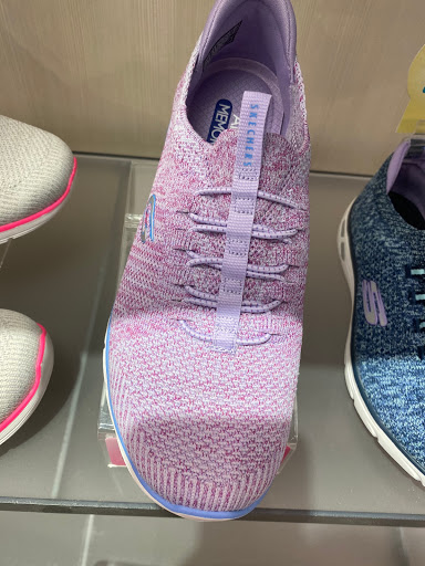 Shoe Store «SKECHERS Factory Outlet», reviews and photos, 11741 N Executive Dr B85, Edinburgh, IN 46124, USA