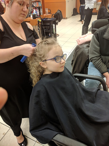 Hair Salon «Hair Cuttery», reviews and photos, 6545 Grand Ave, Gurnee, IL 60031, USA