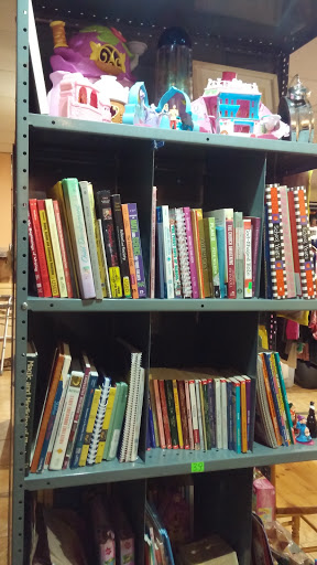 Thrift Store «Thrifty Nickel Tampa Thrift Store Re-Sale», reviews and photos, 7706 W Hillsborough Ave, Tampa, FL 33615, USA