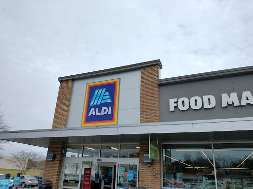 Supermarket «ALDI», reviews and photos, 2106 Forest Hills Rd W, Wilson, NC 27893, USA