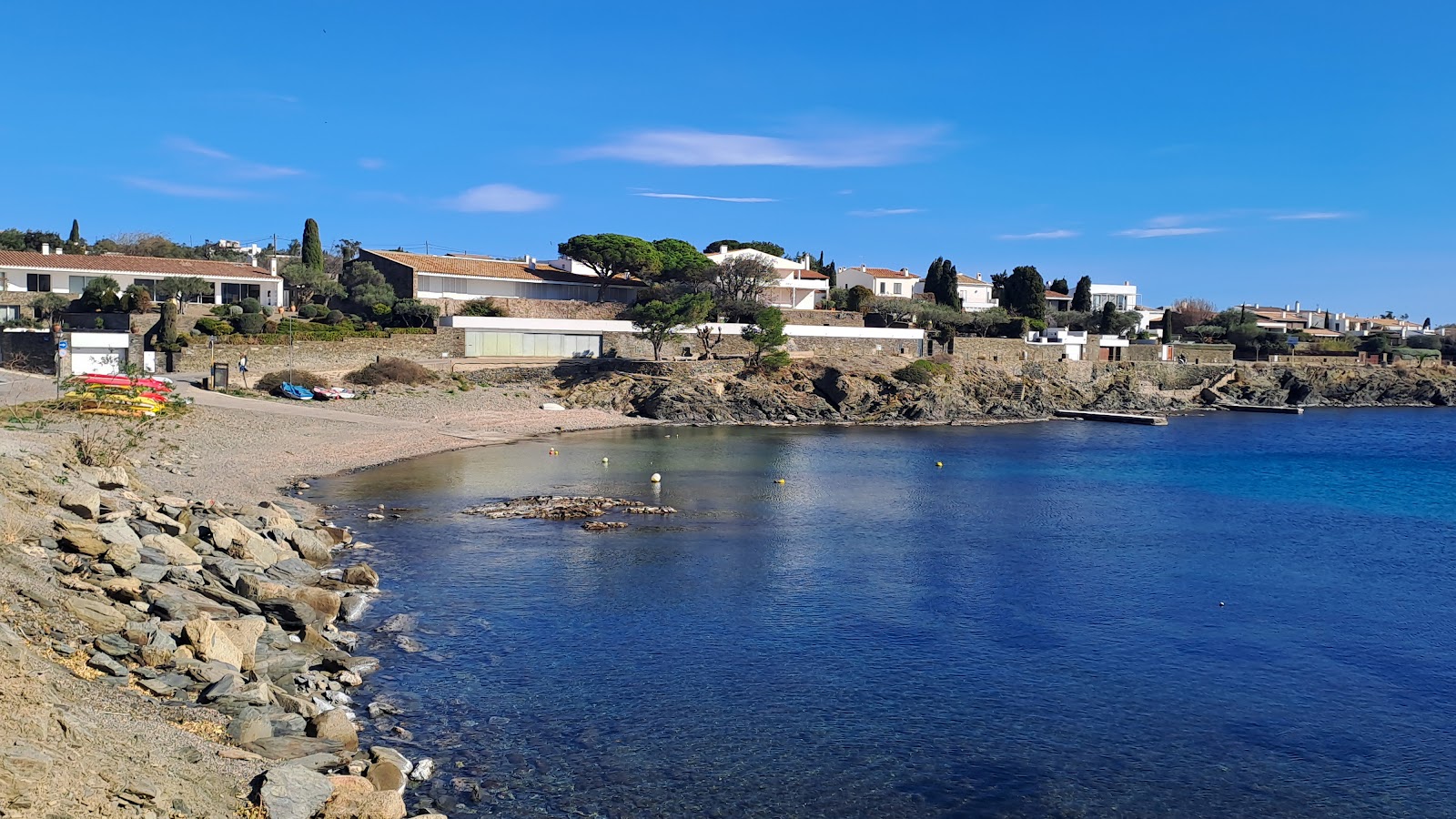Foto di Platja Ses Oliveres con una superficie del ciottoli grigi